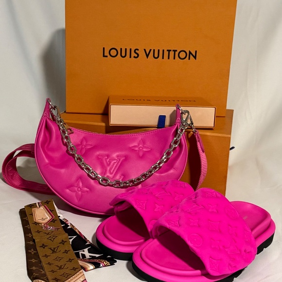 *NEW* Louis Vuitton Pillow Bright pink slides - Picture 3 of 10
